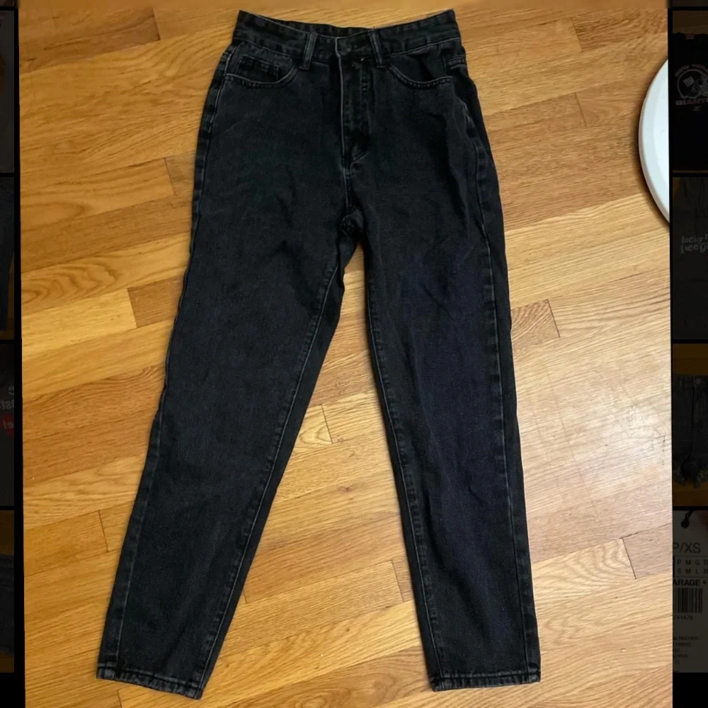 EMBROIDERED MOM JEANS - Picture 2 of 2